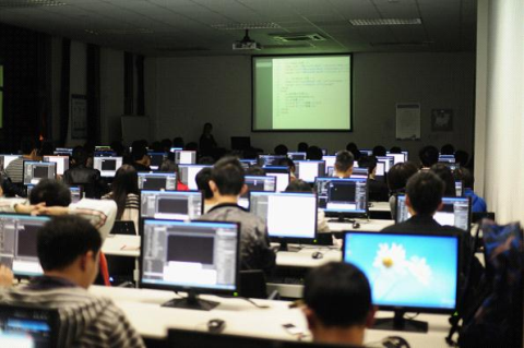 成都東軟學(xué)院經(jīng)濟(jì)信息咨詢(xún) 培養(yǎng)數(shù)字時(shí)代復(fù)合型經(jīng)濟(jì)人才